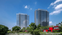 内还设有儿童逛乐场、健身器材区、棋牌桌等设